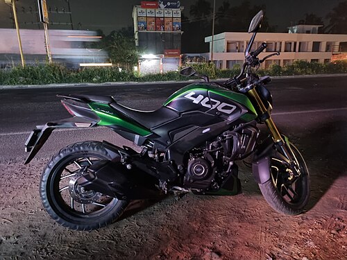 Bajaj Dominar