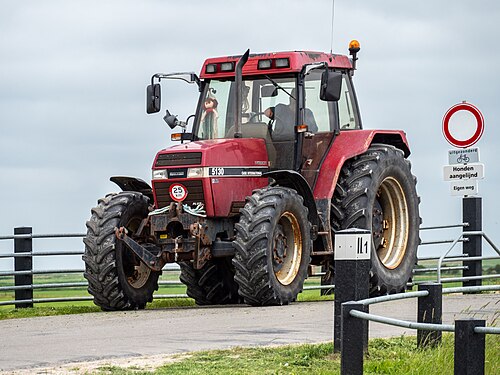 Case Maxxum