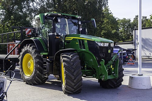John Deere 7R Series